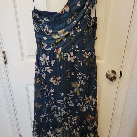 Lulu's one shoulder floral ruffle dress - Picture 4 of 5